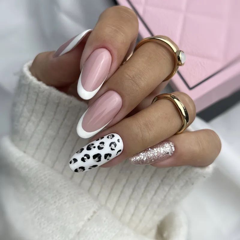 MAKEAR 'Say Yes' Gel Polish 8ml No.618