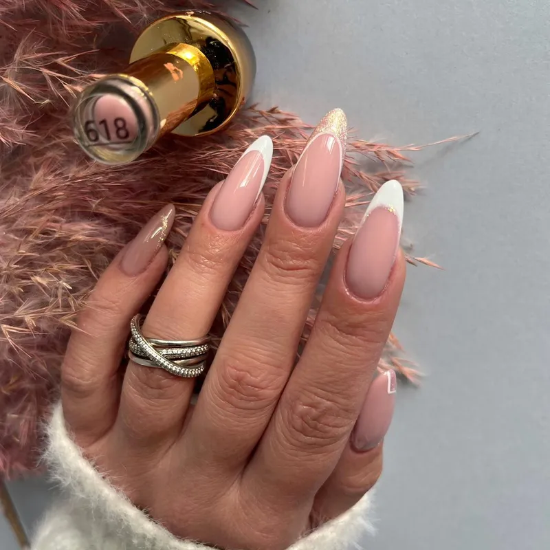 MAKEAR 'Say Yes' Gel Polish 8ml No.618