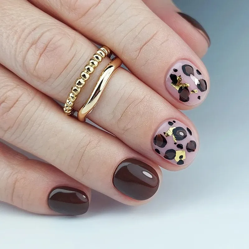 NAILVANA Géllakk - Iconic 059