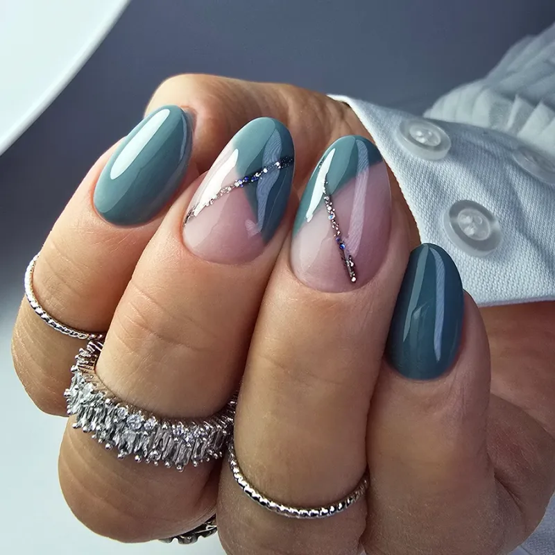 NAILVANA Géllakk - Iconic 010