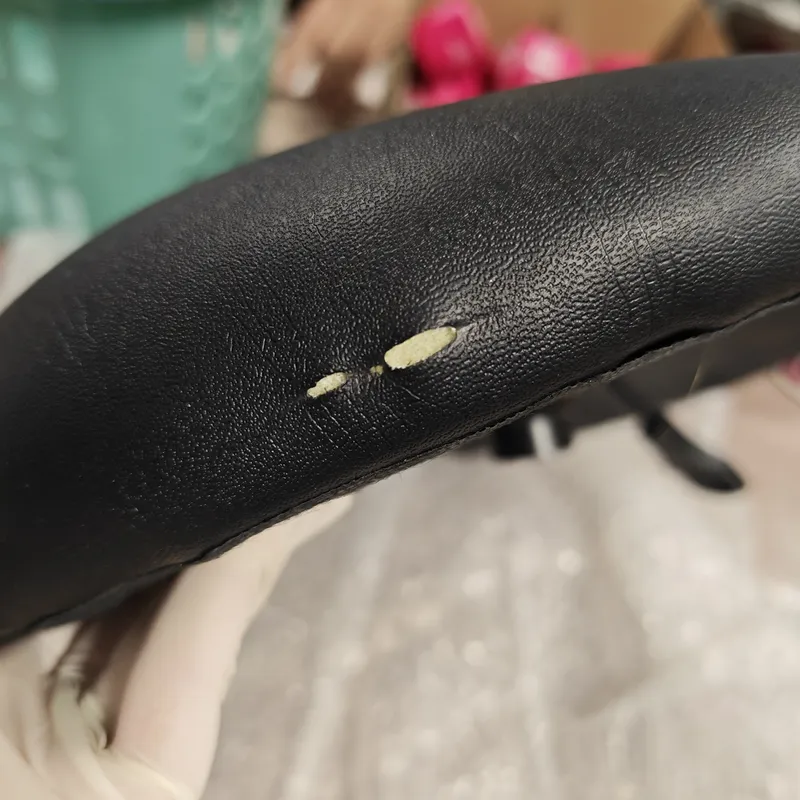 Esztétikai hibás #2 Kozmetikai háttámlás nyeregszék 6001 - fekete (képek a további fotóknál)