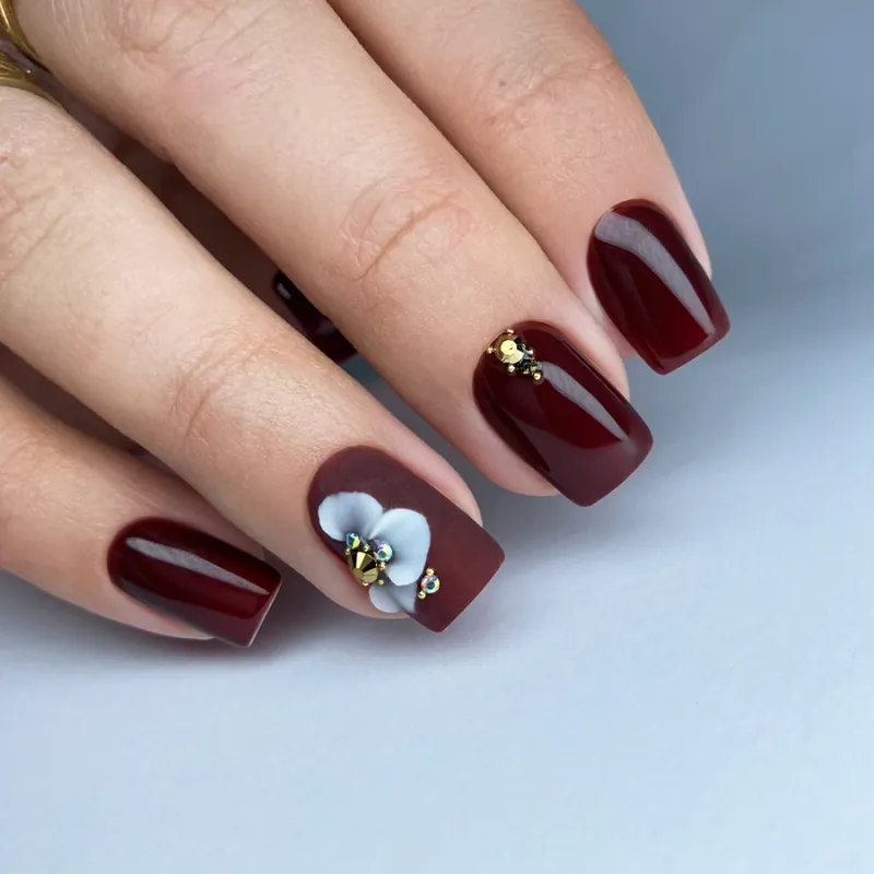 NAILVANA Géllakk - Iconic 084