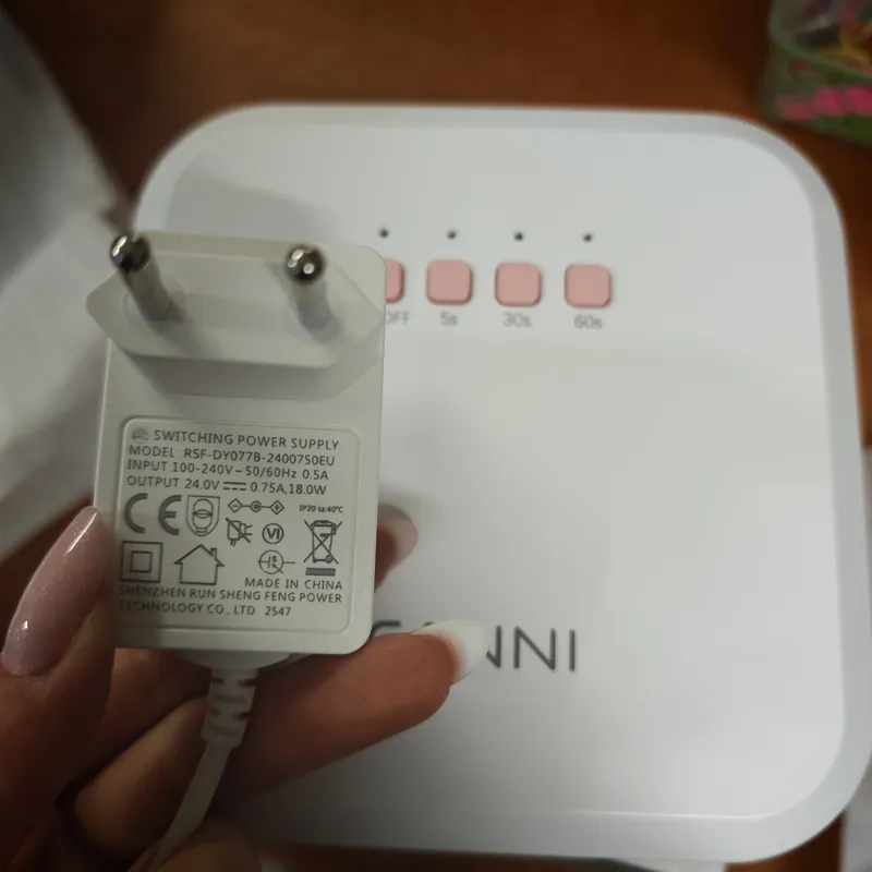 CANNI UV/LED Mini Műkörmös Lámpa - 18 LED