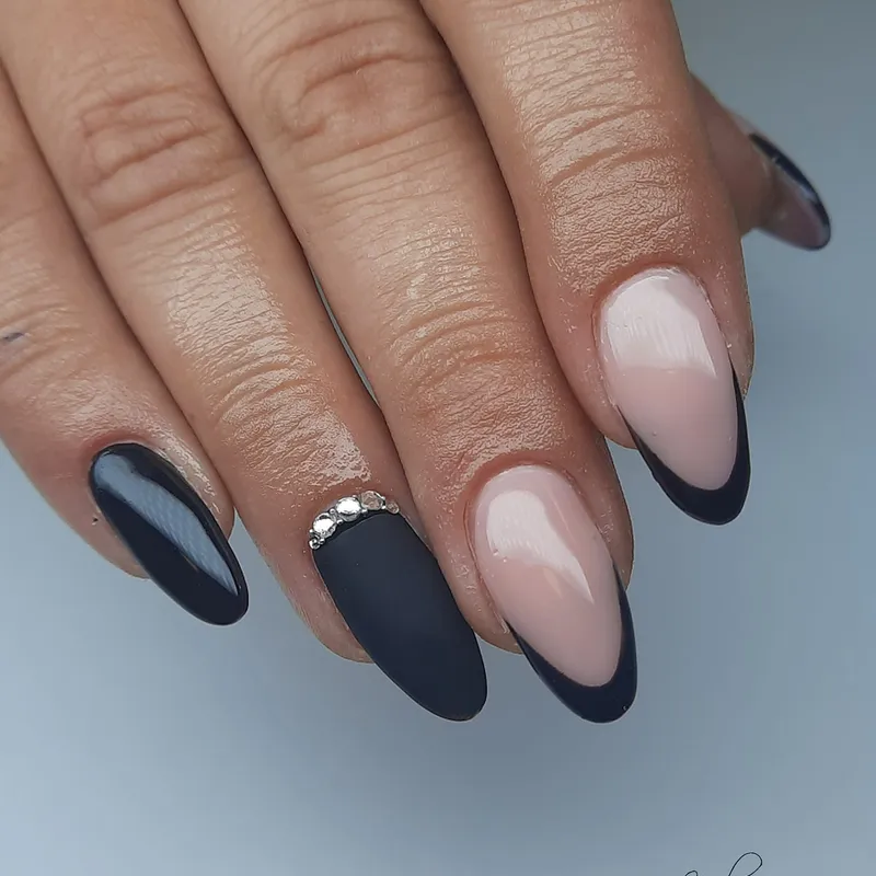 Venalisa UV/LED Gél Lakk Black No.911 7.5 ml