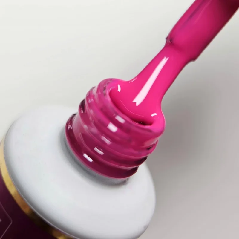 NAILVANA Géllakk - Iconic 074