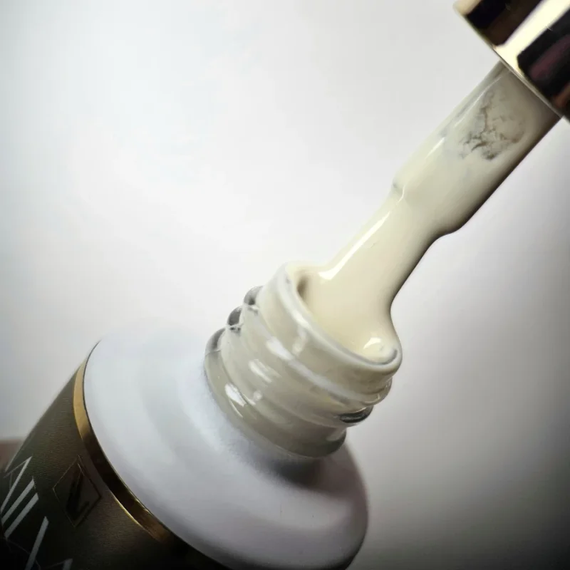 NAILVANA Géllakk - Iconic 068