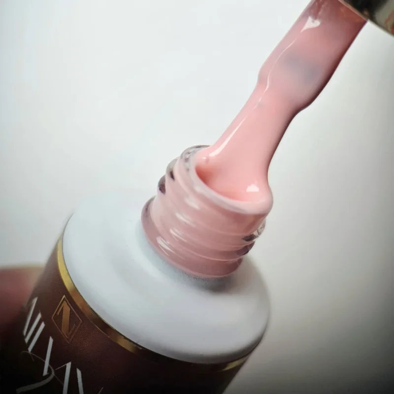 NAILVANA Géllakk - Iconic 071