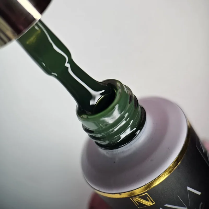 NAILVANA Géllakk - Iconic 013