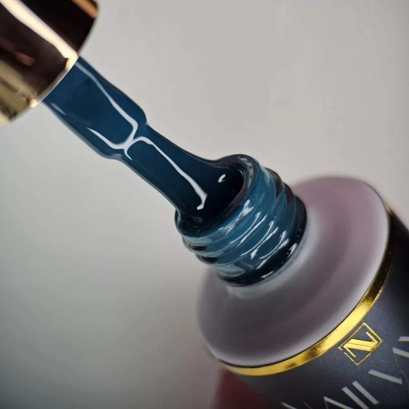 NAILVANA Géllakk - Iconic 015