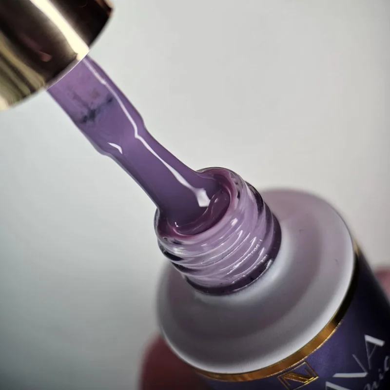 NAILVANA Géllakk - Iconic 017