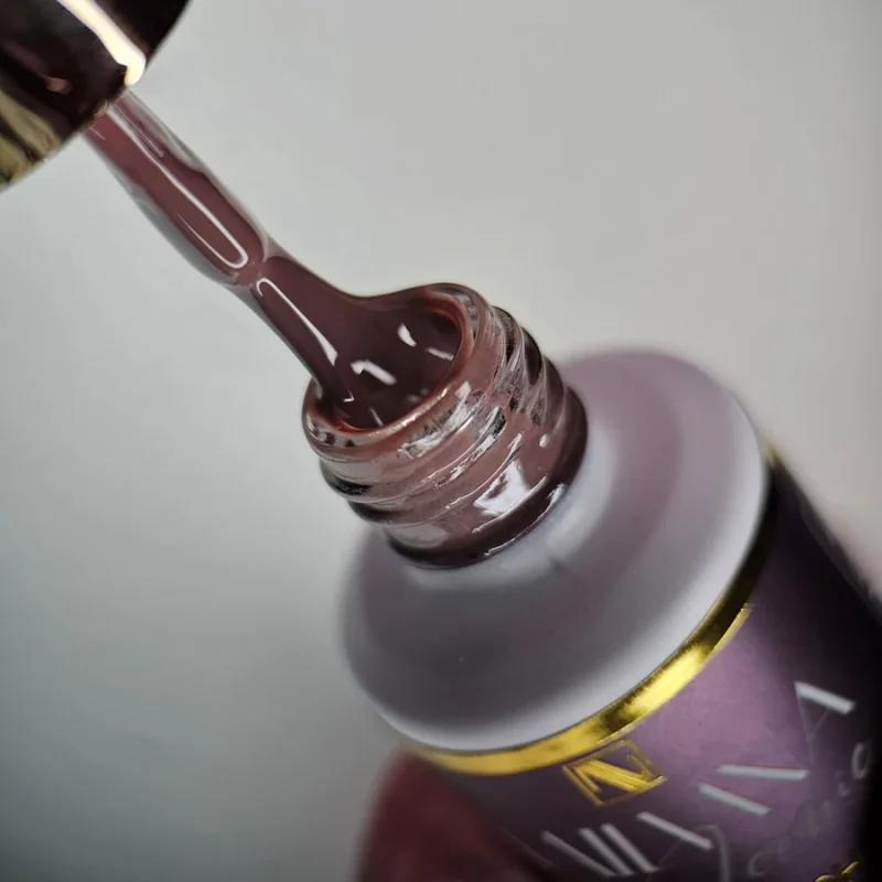 NAILVANA Géllakk - Iconic 022