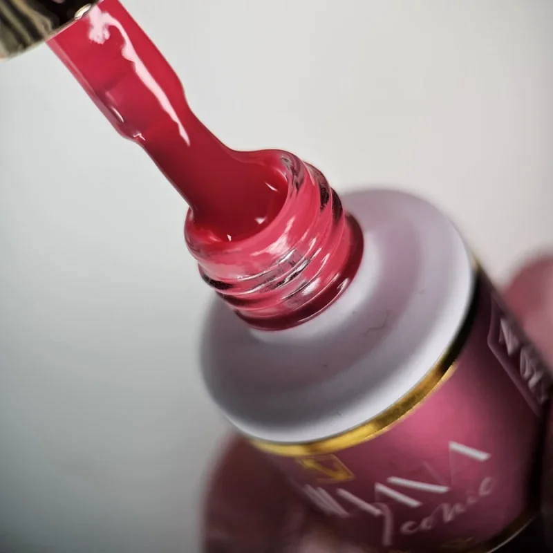 NAILVANA Géllakk - Iconic 023