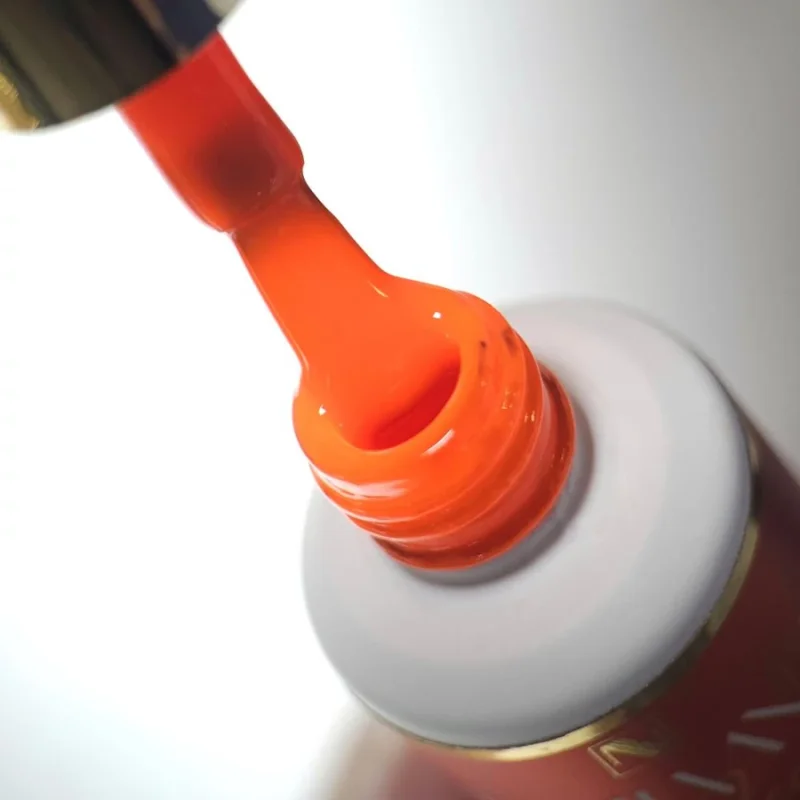 NAILVANA Géllakk - Iconic 050