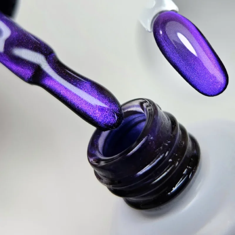 NAILVANA Géllakk - Cat Eye 043