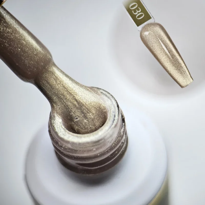 NAILVANA Géllakk - Cat Eye 030