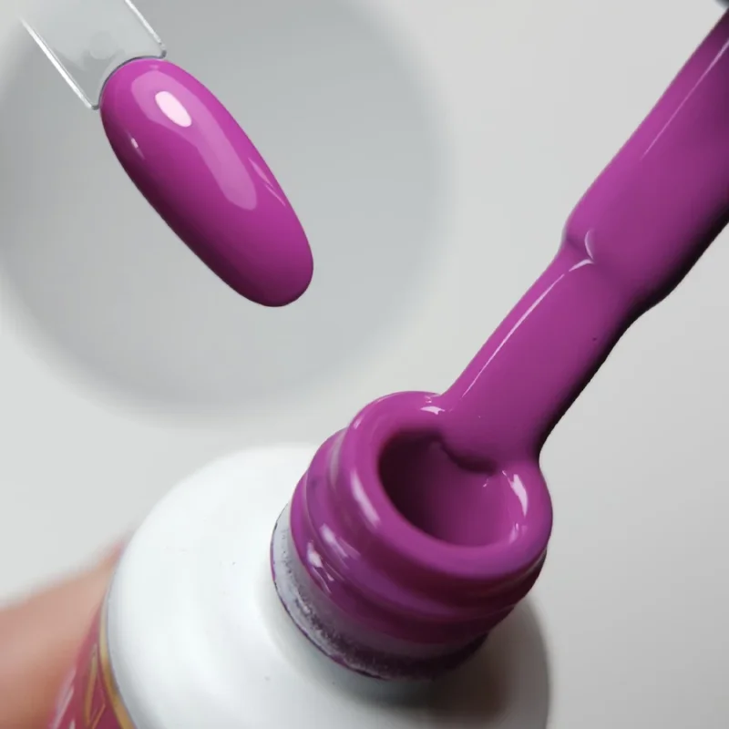 NAILVANA Géllakk - Iconic 094