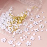 3D körömdíszítő virágszirom mix - fehér