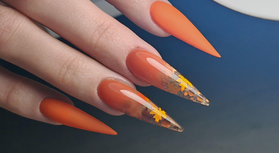 Őszi körmök: minták és falevél nail art