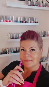 Ria Köröm-Lak 