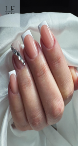 Nails by Eszti