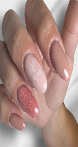 Viktória Nails  munkája 17