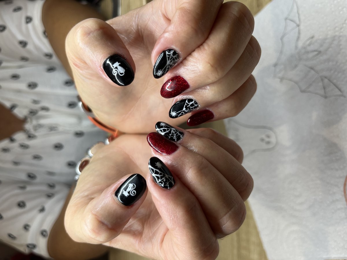 Hajnalfény Beauty of Nails munkája 1