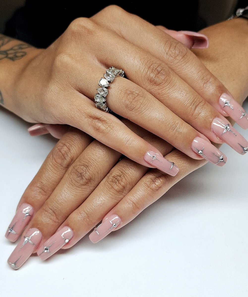 Saru Aliz  munkája 2