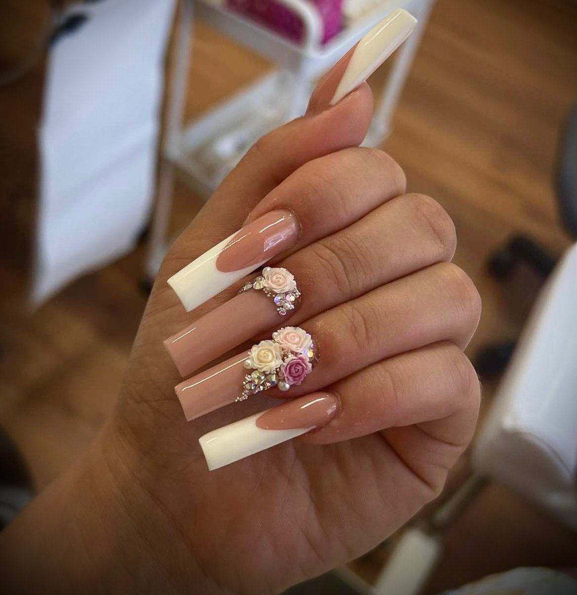 Jankó Nikolett Mesterleveles műkörömépítő lábápoló pedikűrös munkája 1